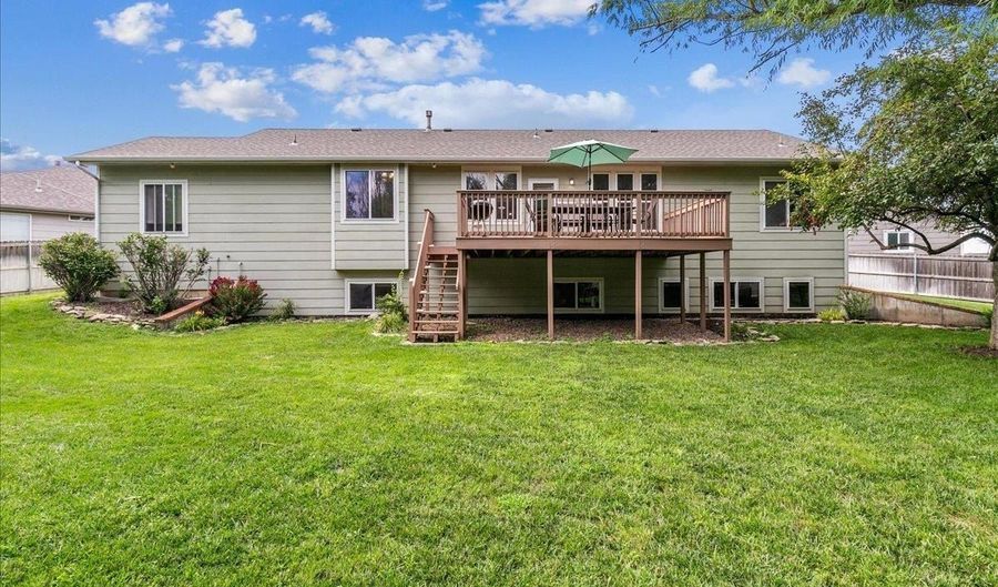 602 Brentwood Pl, Andover, KS 67002 - 4 Beds, 3 Bath
