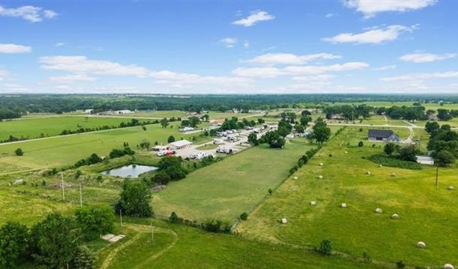 402400 Hwy 60, Bartlesville, OK 74006 - 2 Beds, 2 Bath