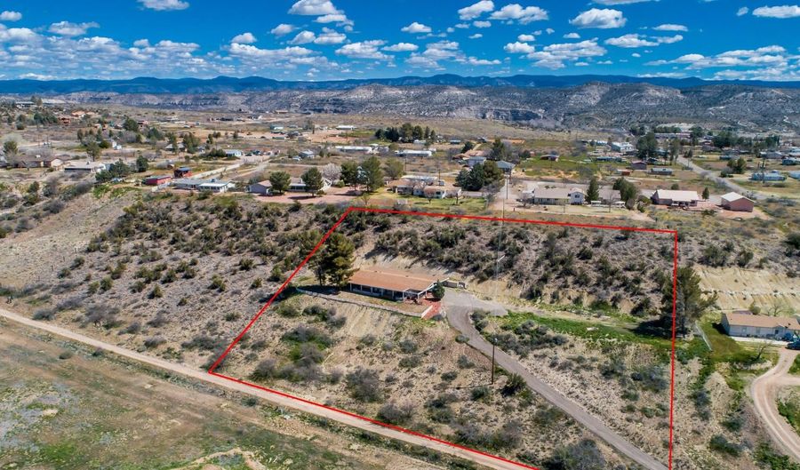 1012 W APACHE Trl, Camp Verde, AZ 86322 - 4 Beds, 2 Bath
