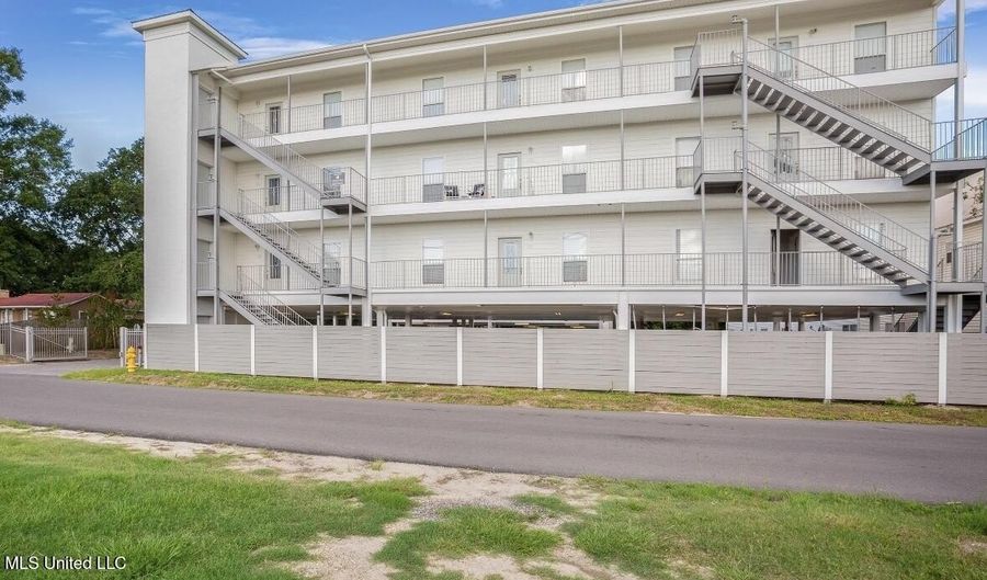 183 Mcdonnell Ave 305, Biloxi, MS 39531 - 2 Beds, 2 Bath