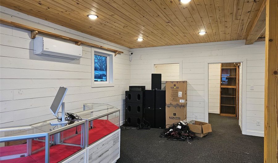 202 N Parkway Dr, Alvarado, TX 76009 - 0 Beds, 0 Bath