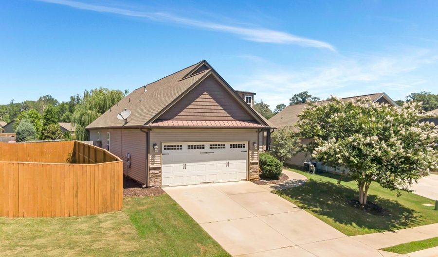413 Kensrowe Dr, Boiling Springs, SC 29316 - 4 Beds, 3 Bath