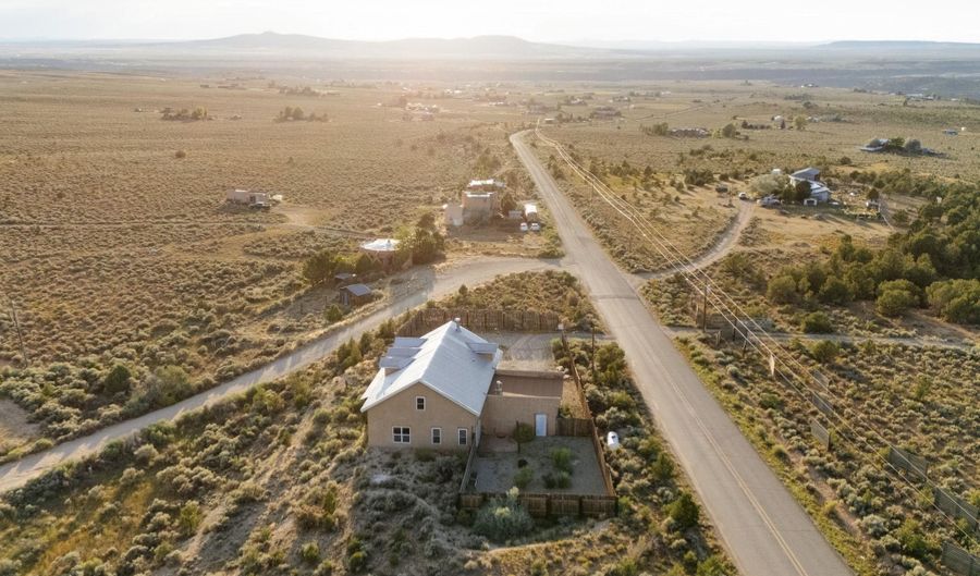 2 Mesa Sea Rd, Arroyo Hondo, NM 87513 - 2 Beds, 2 Bath