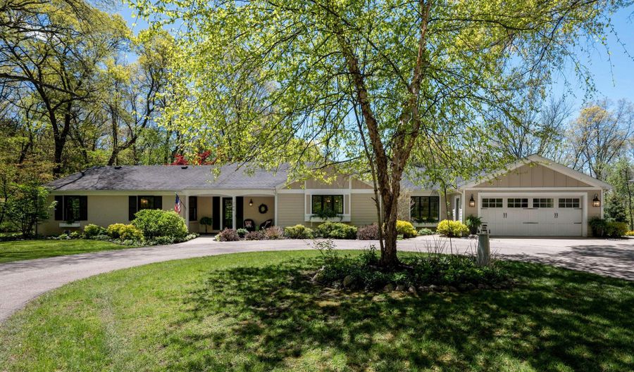266 Pettis Ave NE, Ada, MI 49301 - 4 Beds, 5 Bath