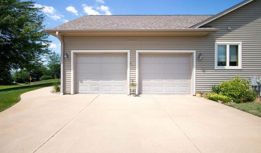 901 Park Dr, Anita, IA 50020 - 3 Beds, 3 Bath