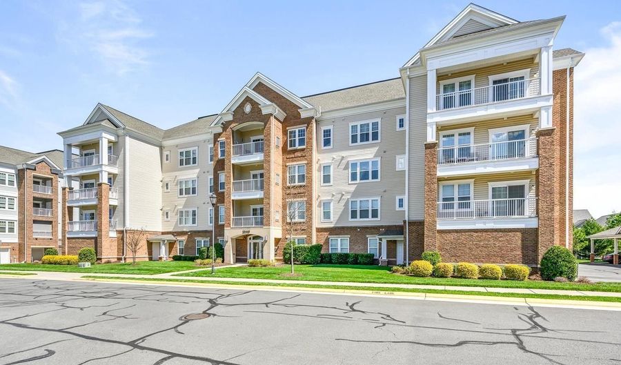 20610 HOPE SPRING Ter #104, Ashburn, VA 20147 - 2 Beds, 2 Bath