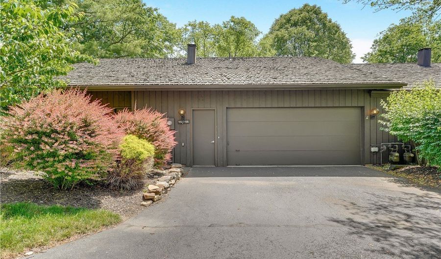 455-55 Meadowview Dr, Aurora, OH 44202 - 3 Beds, 3 Bath
