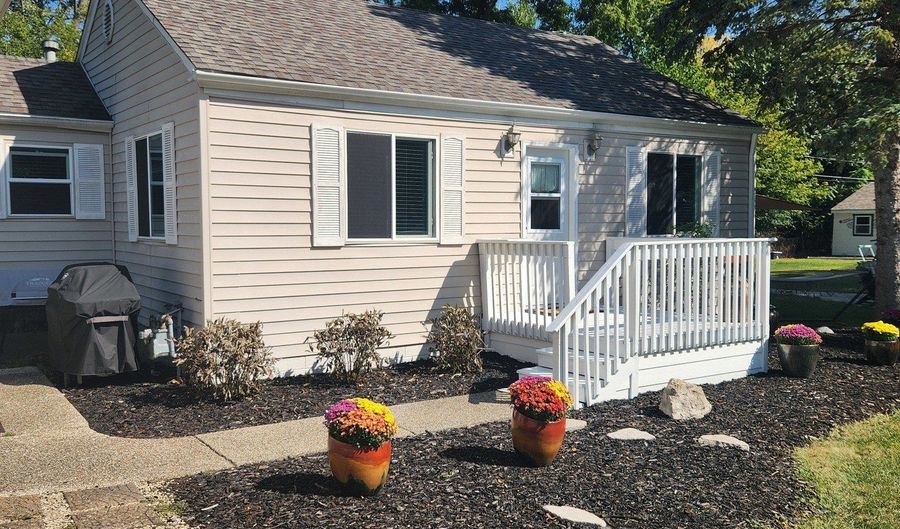 25542 W Dressel Rd, Antioch, IL 60002 - 2 Beds, 1 Bath