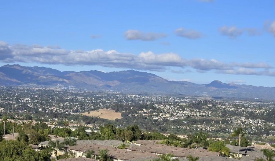 30 Groveside Dr, Aliso Viejo, CA 92656 - 5 Beds, 3 Bath