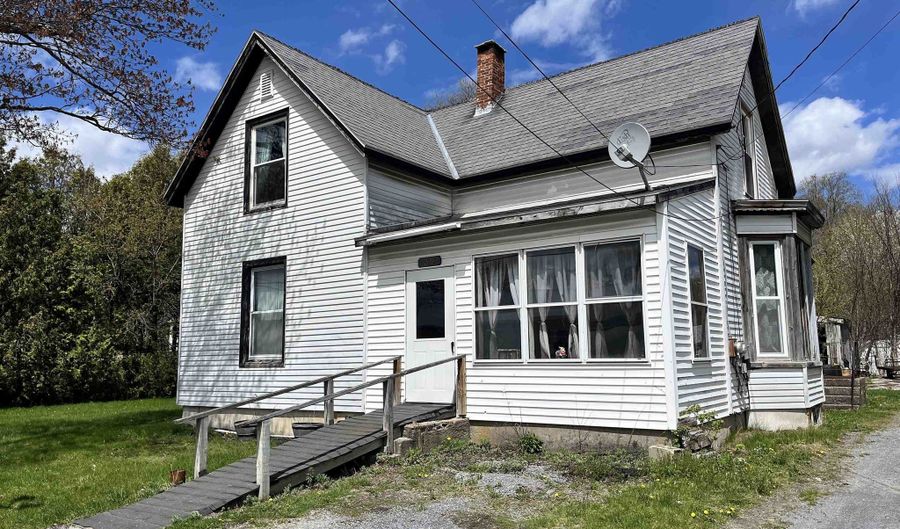 39 Church St, Brandon, VT 05733 - 3 Beds, 1 Bath
