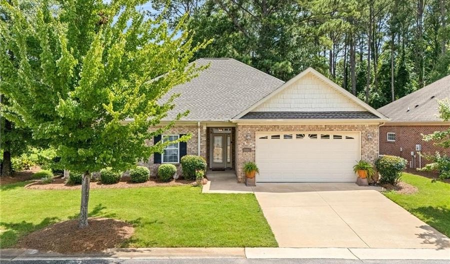 1620 PROFESSIONAL Pkwy, Auburn, AL 36830 - 3 Beds, 2 Bath