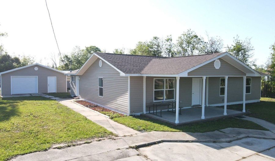 25304 NE Fuqua Cir, Altha, FL 32421 - 3 Beds, 2 Bath