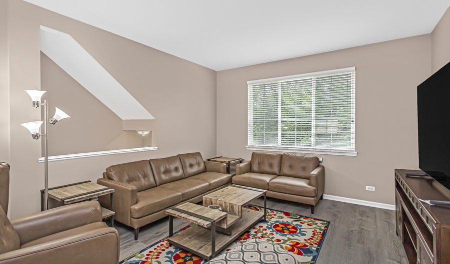 2129 W Concord Ln, Addison, IL 60101 - 3 Beds, 3 Bath