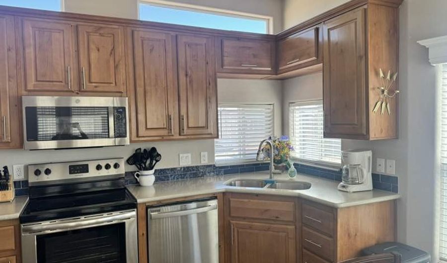702 S. Meridian Rd 0555, Apache Junction, AZ 85120 - 1 Beds, 2 Bath