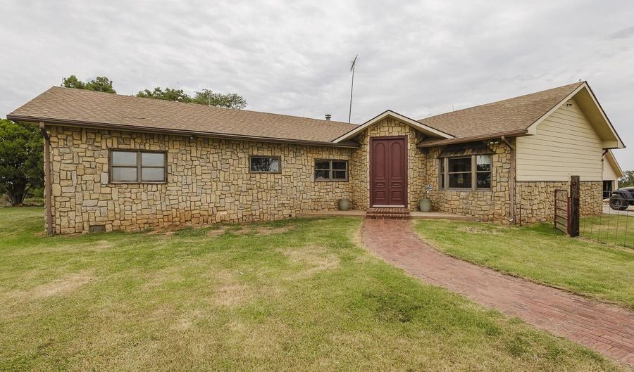 426 SE 10 Ave, Anthony, KS 67003 - 3 Beds, 3 Bath