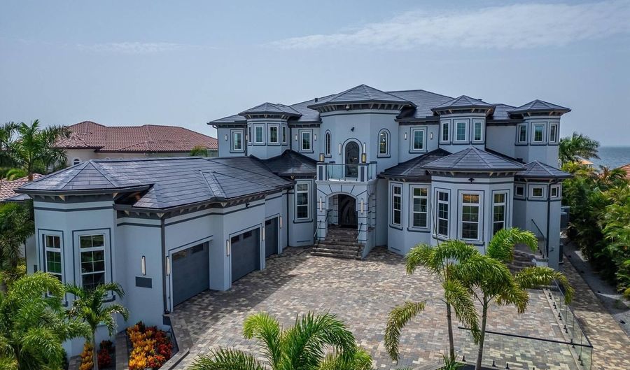 6526 Surfside Blvd, Apollo Beach, FL 33572 - 7 Beds, 8 Bath