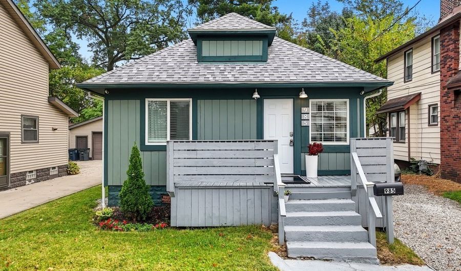 985 Peerless Ave, Akron, OH 44320 - 2 Beds, 1 Bath