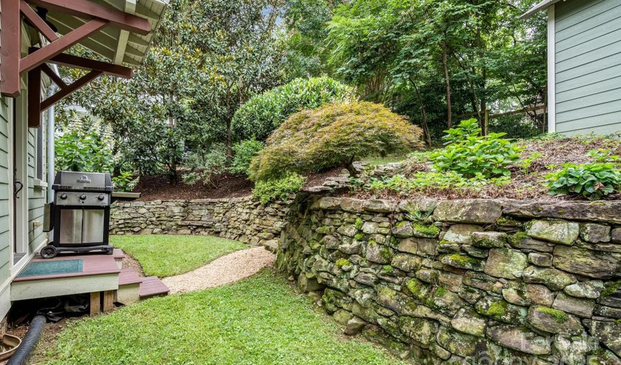 7 Kenilwood Pl, Asheville, NC 28803 - 3 Beds, 3 Bath