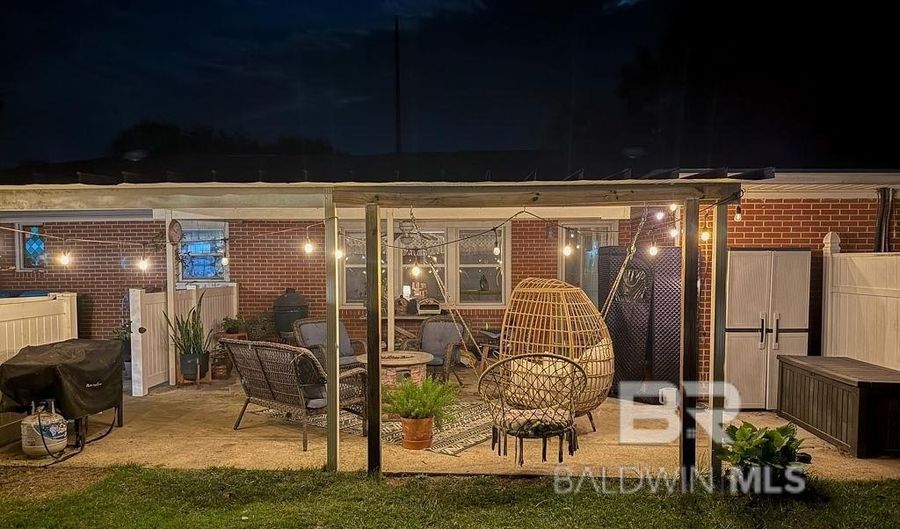 702 S Presley St, Atmore, AL 36502 - 4 Beds, 3 Bath