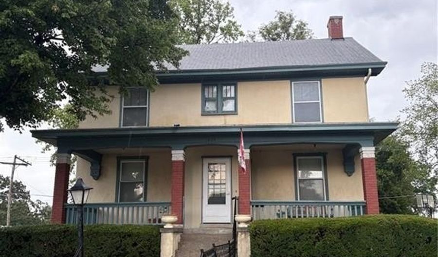 1404 S 8th St, Atchison, KS 66002 - 4 Beds, 3 Bath