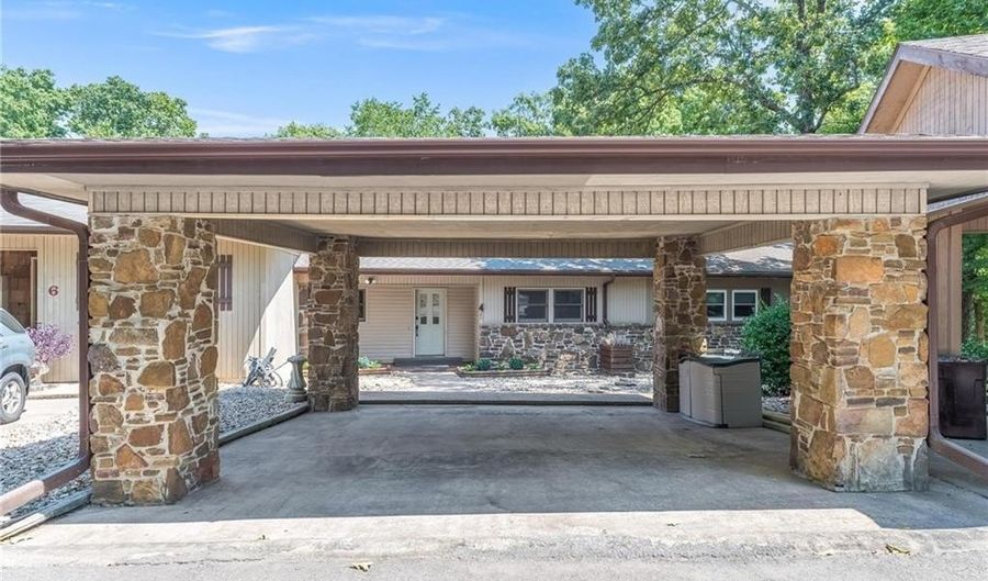 4 Gretchen Ln, Bella Vista, AR 72715 - 4 Beds, 3 Bath