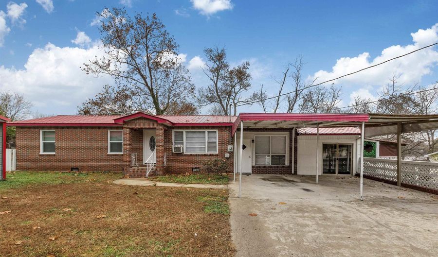 1006 Woodall St, Albertville, AL 35951 - 3 Beds, 1 Bath