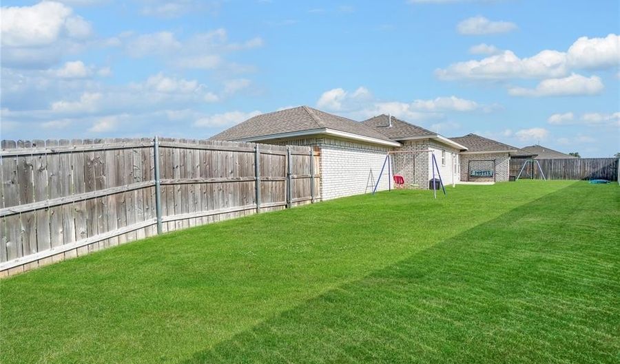 1004 Village Dr, Altus, OK 73521 - 4 Beds, 2 Bath