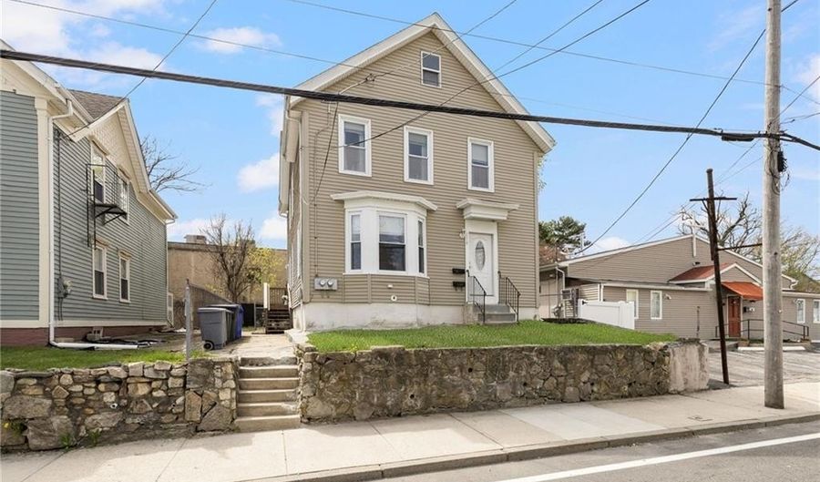 228 Woonasquatucket Ave, North Providence, RI 02911 - 6 Beds, 2 Bath