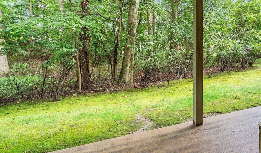 39 W Aspen Way, Aberdeen, NJ 07747 - 2 Beds, 4 Bath