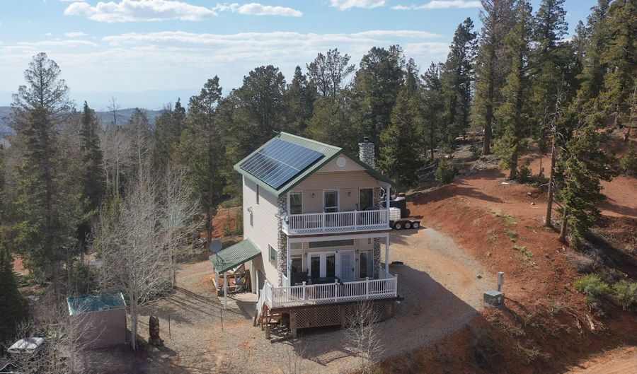 678 W Ski View Dr, Brian Head, UT 84719 - 5 Beds, 3 Bath