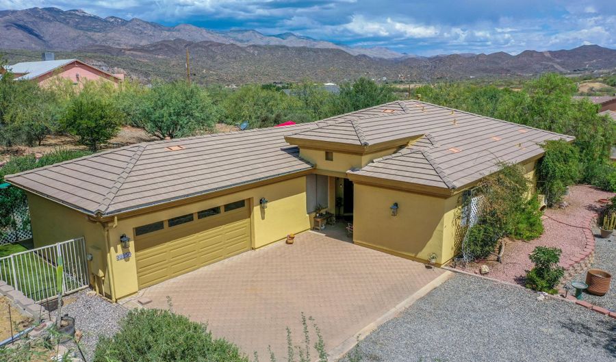 33250 S SUMMIT Dr, Black Canyon City, AZ 85324 - 2 Beds, 2 Bath