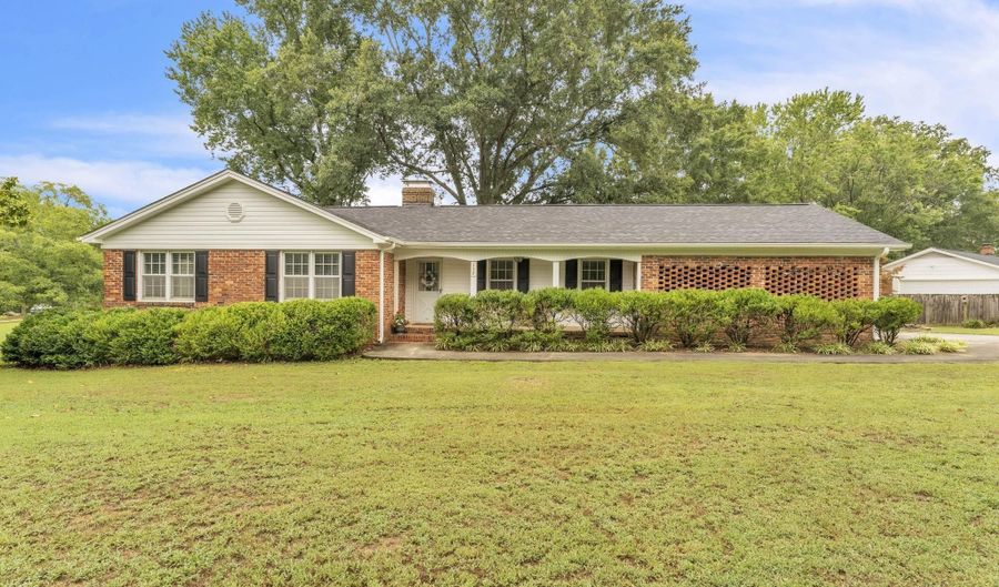 112 Lark Ln, Anderson, SC 29625 - 3 Beds, 2 Bath