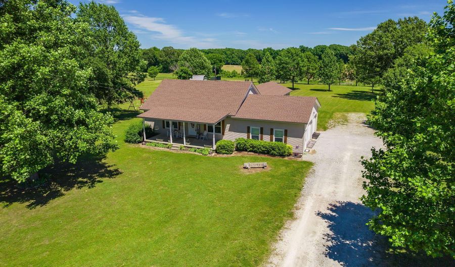 1584 Hawkins Ln, Bells, TN 38006 - 4 Beds, 2 Bath
