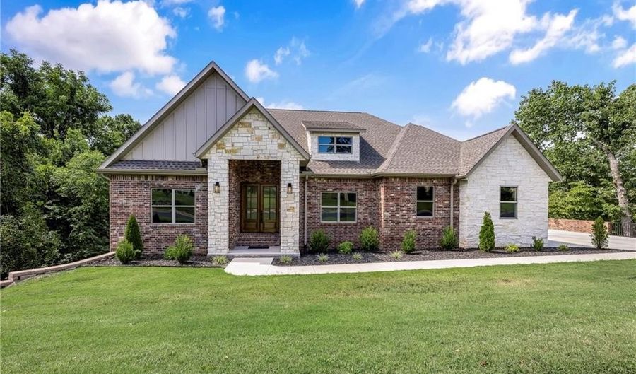 2808 Palisades Cir, Bentonville, AR 72712 - 4 Beds, 5 Bath