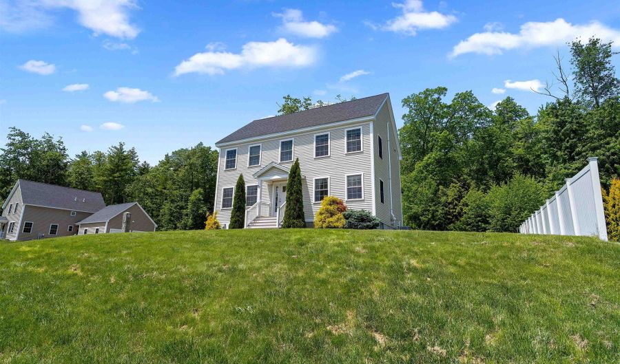 33 Thatcher Way, Barrington, NH 03825 - 3 Beds, 3 Bath