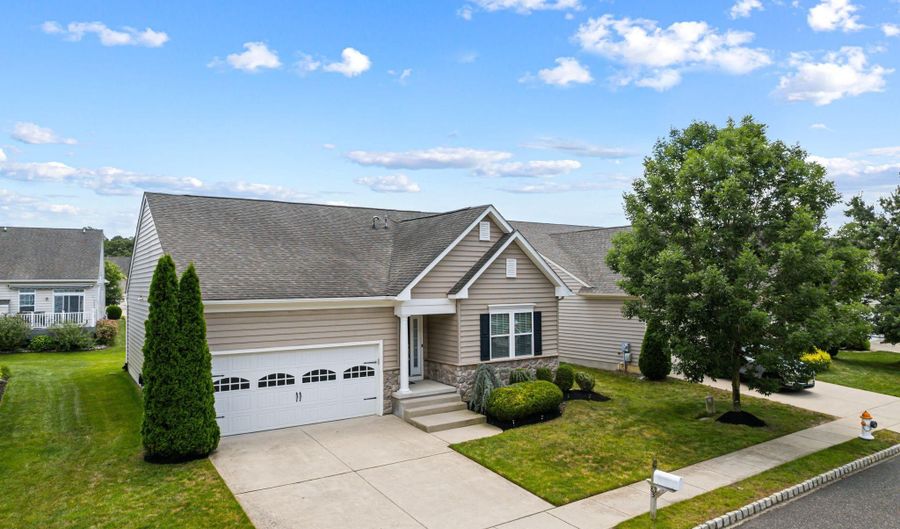 83 VIRGINIA Dr, Atco, NJ 08004 - 3 Beds, 2 Bath