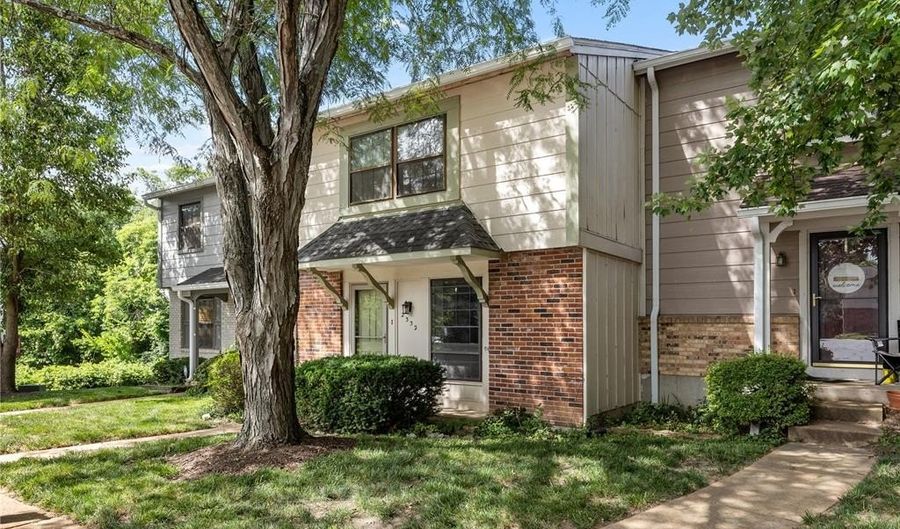 2332 Hidden Meadow Ln, Ballwin, MO 63021 - 3 Beds, 3 Bath