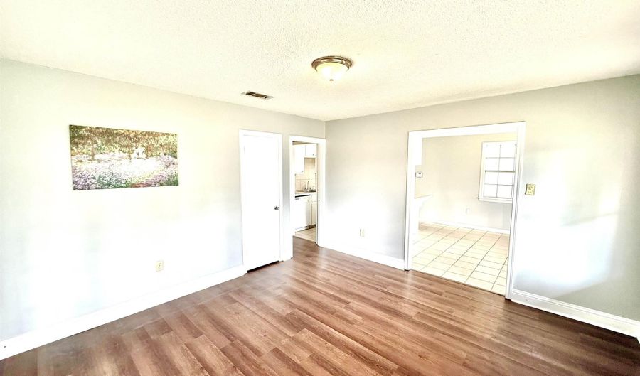 2043 Shady Oaks Dr, Baton Rouge, LA 70815 - 3 Beds, 2 Bath