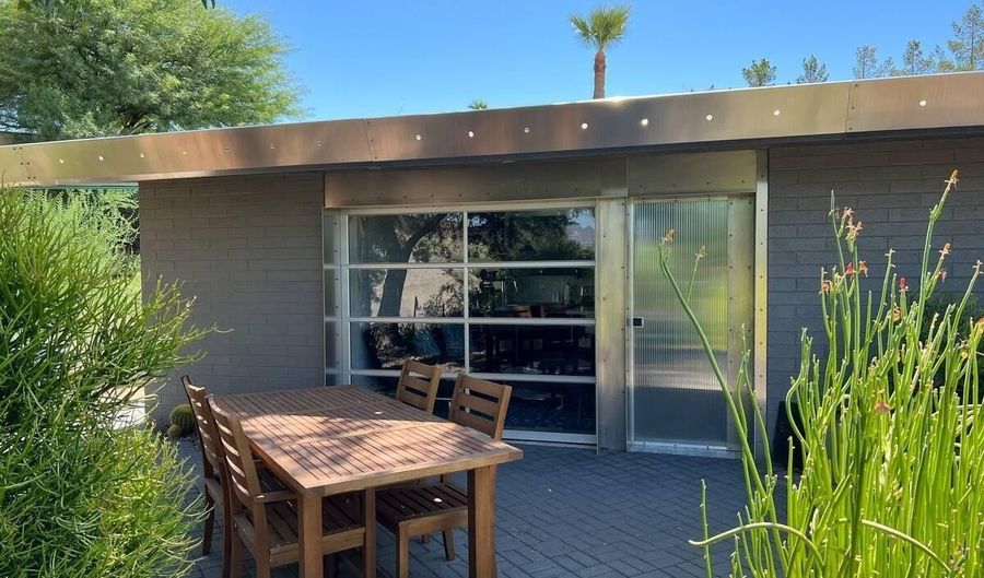 7440 E CAVE CREEK Rd 7, Carefree, AZ 85377 - 2 Beds, 1 Bath