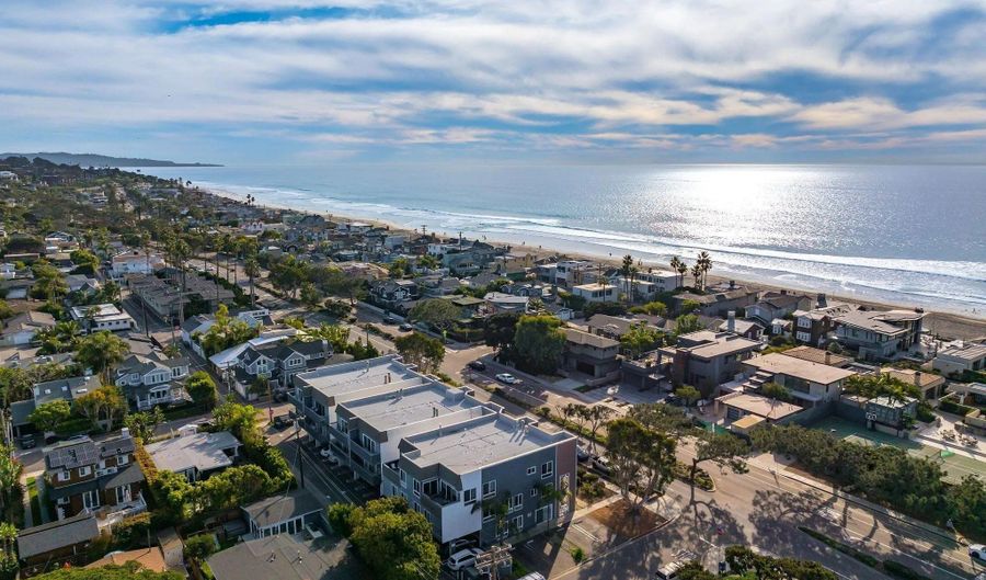 2721 Camino Del Mar, Del Mar, CA 92014 - 2 Beds, 2 Bath