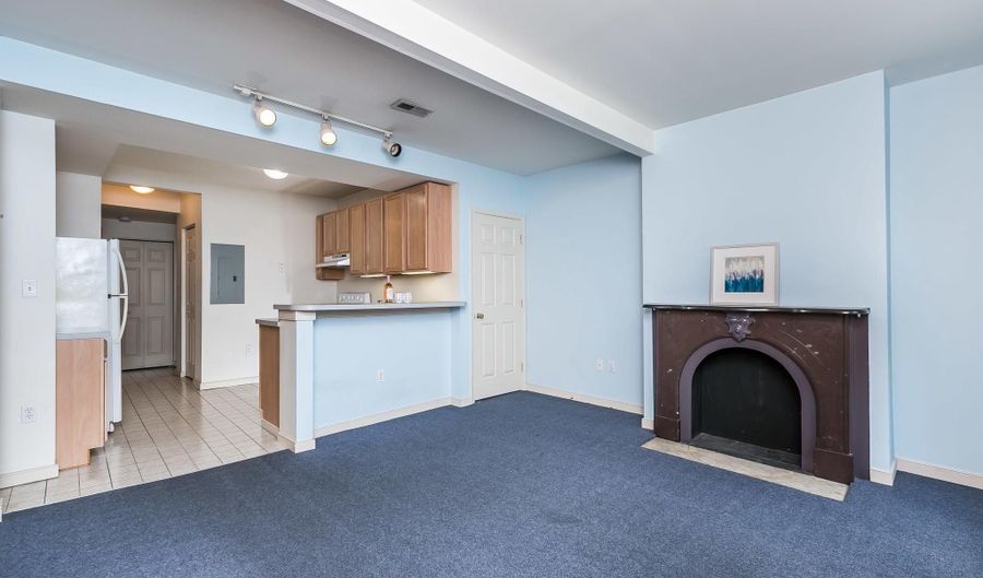 906 S CHARLES St A, Baltimore, MD 21230 - 1 Beds, 1 Bath
