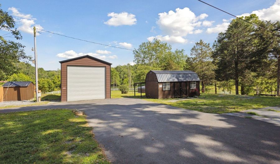 18134 Cleveland Rd, Abingdon, VA 24211 - 4 Beds, 3 Bath