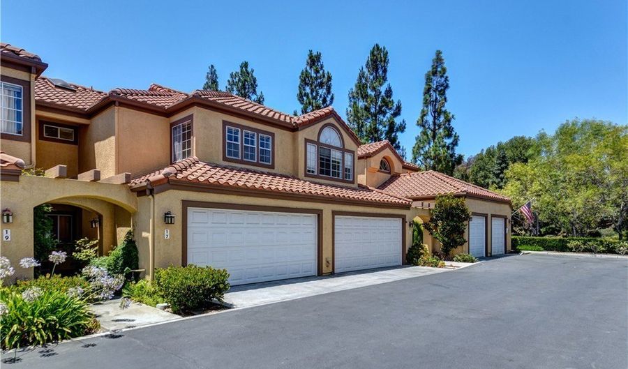 17 Via Athena, Aliso Viejo, CA 92656 - 2 Beds, 3 Bath
