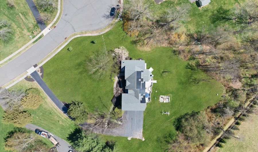 25 CARSDALE Dr, Belle Mead, NJ 08502 - 5 Beds, 4 Bath