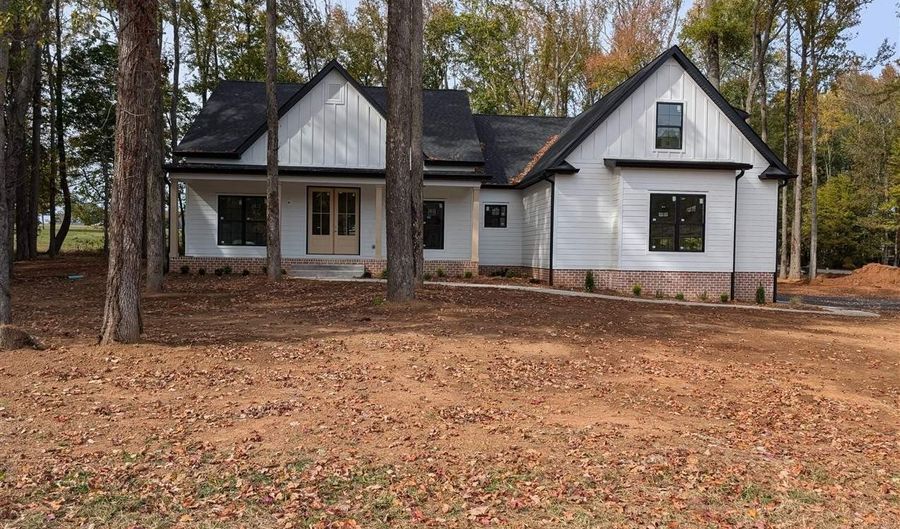 210 Cottage Stone Blvd, Alvaton, KY 42122 - 3 Beds, 4 Bath