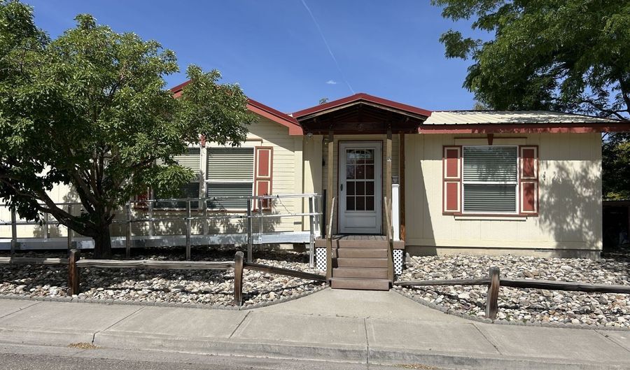 331 4th St, Carlin, NV 89822 - 3 Beds, 2 Bath