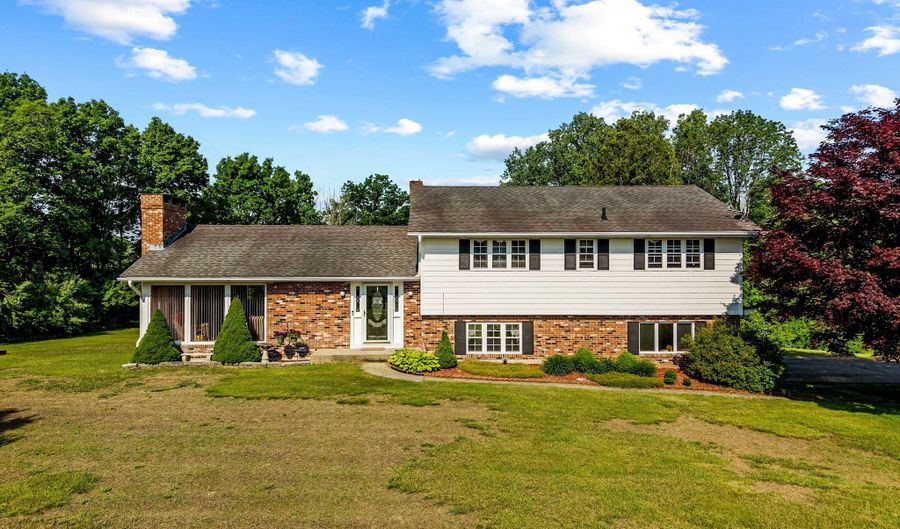 2 Marion Ln, Canterbury, CT 06331 - 4 Beds, 3 Bath