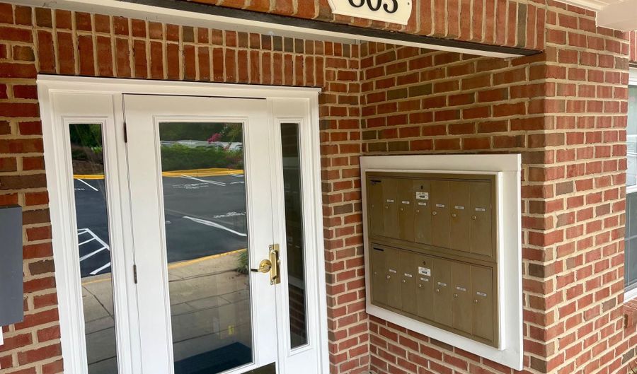 803 LATCHMERE Ct 104, Annapolis, MD 21401 - 3 Beds, 3 Bath