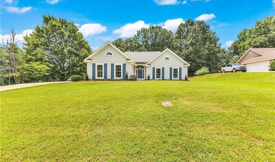 1661 S CAMDEN Ct, Auburn, AL 36830 - 3 Beds, 2 Bath