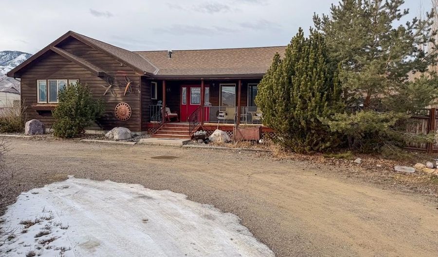 58 Crane Ln, Challis, ID 83226 - 3 Beds, 2 Bath